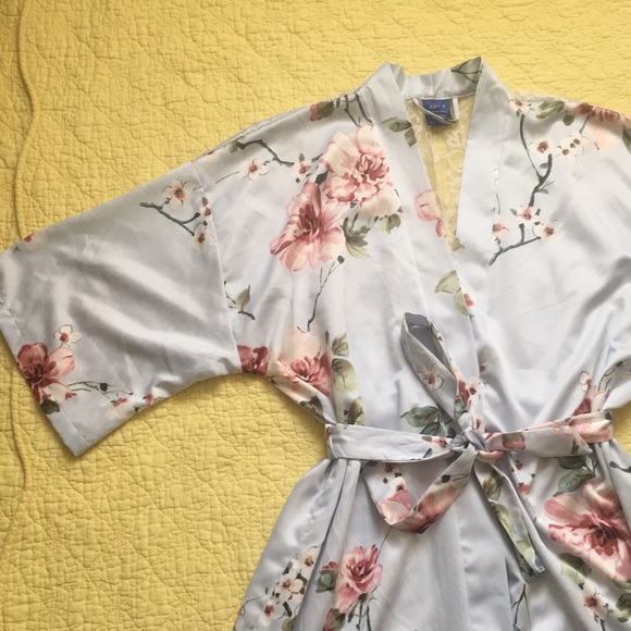 Apt. 9 Floral Satin Lace Accent Belted Wrap Robe size Medium - Picture 12 of 16